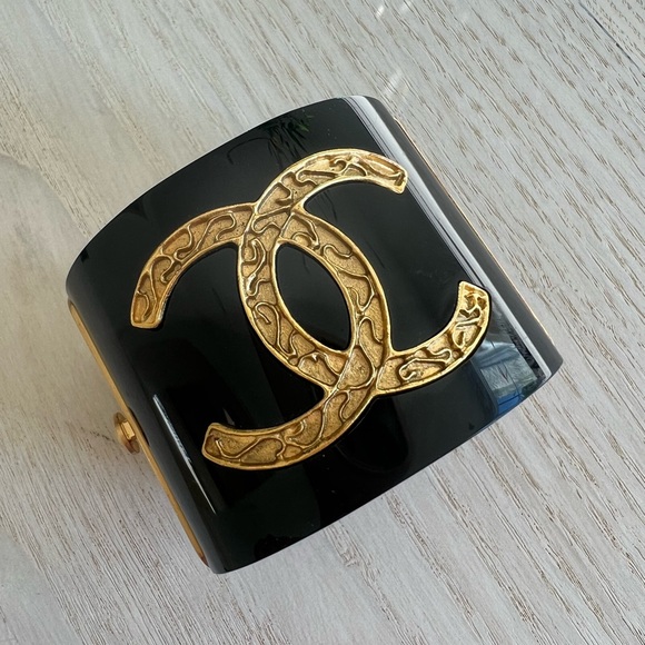 Authentic Chanel black resin cuff - Picture 1 of 5